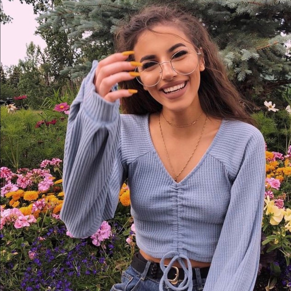 Tie front long sleeve crop top